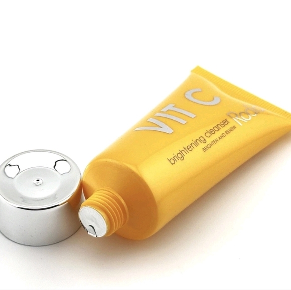 Rodial Vitamin C Brightening Cleanser, 20ml (Travel Size), New - Picture 2 of 4